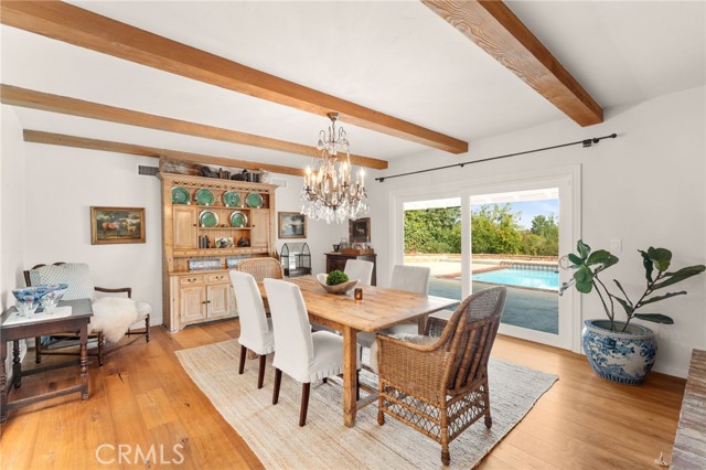 Detail Gallery Image 11 of 30 For 23843 Crosson Dr, Woodland Hills,  CA 91367 - 3 Beds | 2/1 Baths