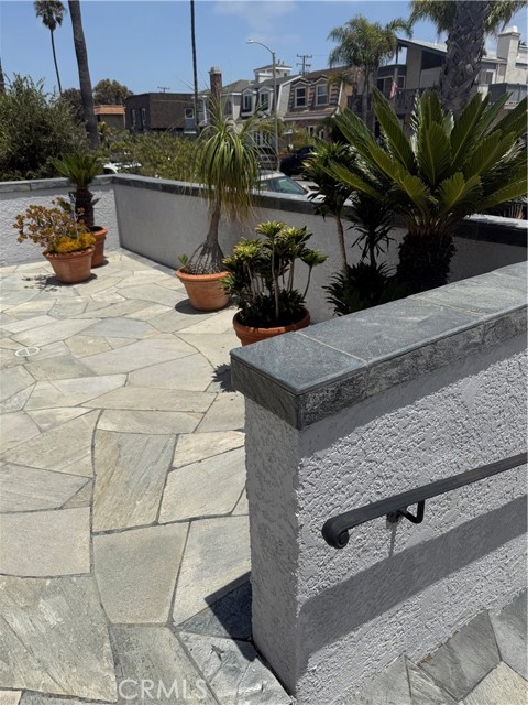 305 21st Street, Huntington Beach CA: https://media.crmls.org/medias/763bb1f6-f958-4792-b6ca-69f4e4e2f666.jpg
