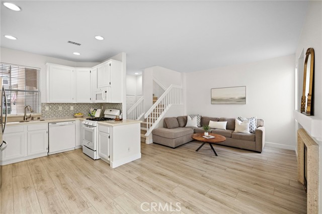 Detail Gallery Image 15 of 26 For 156 Seacountry Ln, Rancho Santa Margarita,  CA 92688 - 2 Beds | 2/1 Baths