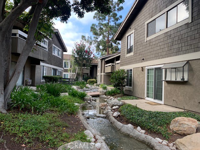 118 Streamwood, Irvine CA: https://media.crmls.org/medias/763ceaee-ed22-43e9-9f80-3736df25f2e9.jpg
