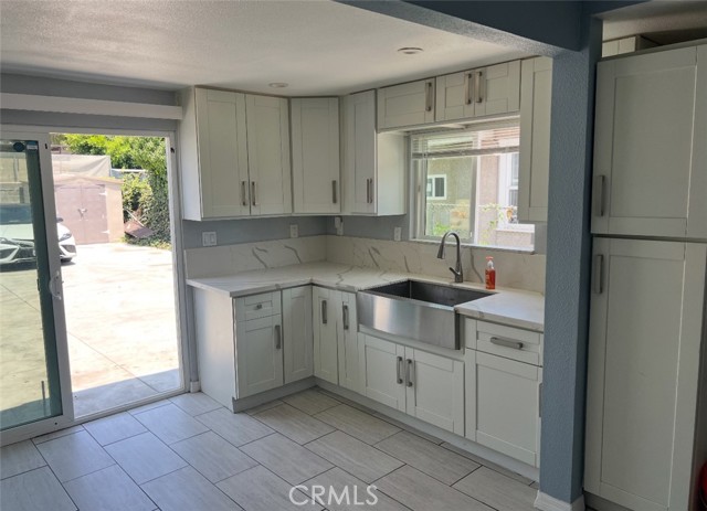 731 W 99th Street, Los Angeles CA: https://media.crmls.org/medias/763e2216-37ec-4bf7-94f5-a35d4dcdb5f2.jpg