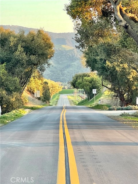 724 N Refugio Road, Santa Ynez CA: https://media.crmls.org/medias/763ef7d8-4c35-41b3-84c1-8b0970179807.jpg