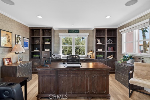 Image 42 of 75 For 1001 4th  