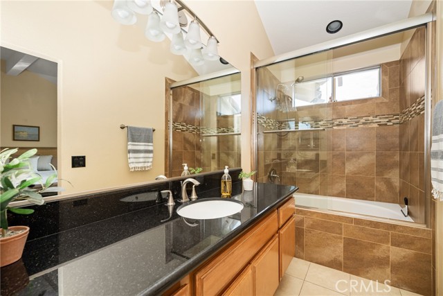 Detail Gallery Image 34 of 38 For 2527 Avenita Alpera, Tustin,  CA 92782 - 2 Beds | 2/1 Baths