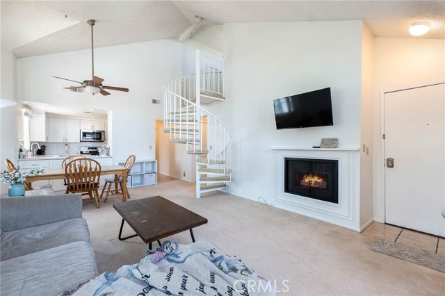 Detail Gallery Image 3 of 22 For 20312 Rue Crevier #636,  Canyon Country,  CA 91351 - 3 Beds | 2 Baths