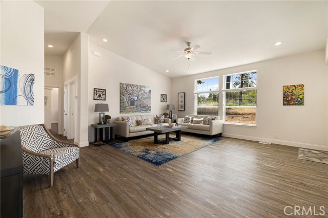 Detail Gallery Image 9 of 46 For 635 Boquest Bld, Paradise,  CA 95969 - 3 Beds | 2 Baths