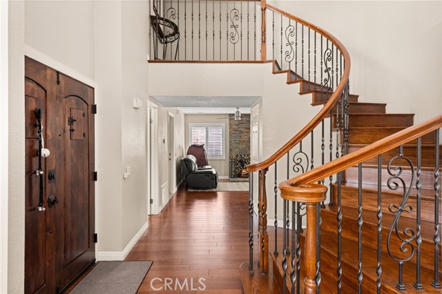 40 Country Wood Drive, Phillips Ranch CA: https://media.crmls.org/medias/76407639-b805-4c28-a004-47cb6c15dd85.jpg