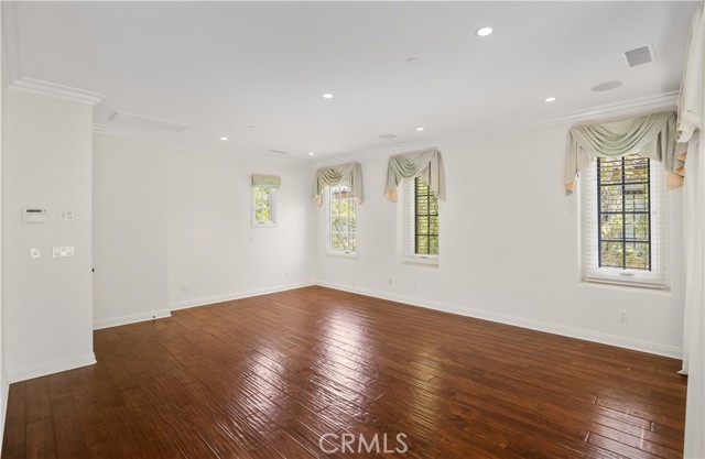 26 Woods Trail, Irvine CA: https://media.crmls.org/medias/7640d2a1-fe33-47fb-ae38-a926ca258cee.jpg