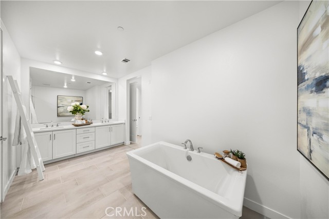 Detail Gallery Image 19 of 38 For 1301 Rivington, Irvine,  CA 92612 - 2 Beds | 2/1 Baths