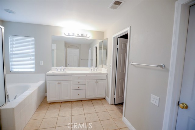 Detail Gallery Image 8 of 12 For 41626 Slice, Temecula,  CA 92591 - 4 Beds | 2/1 Baths