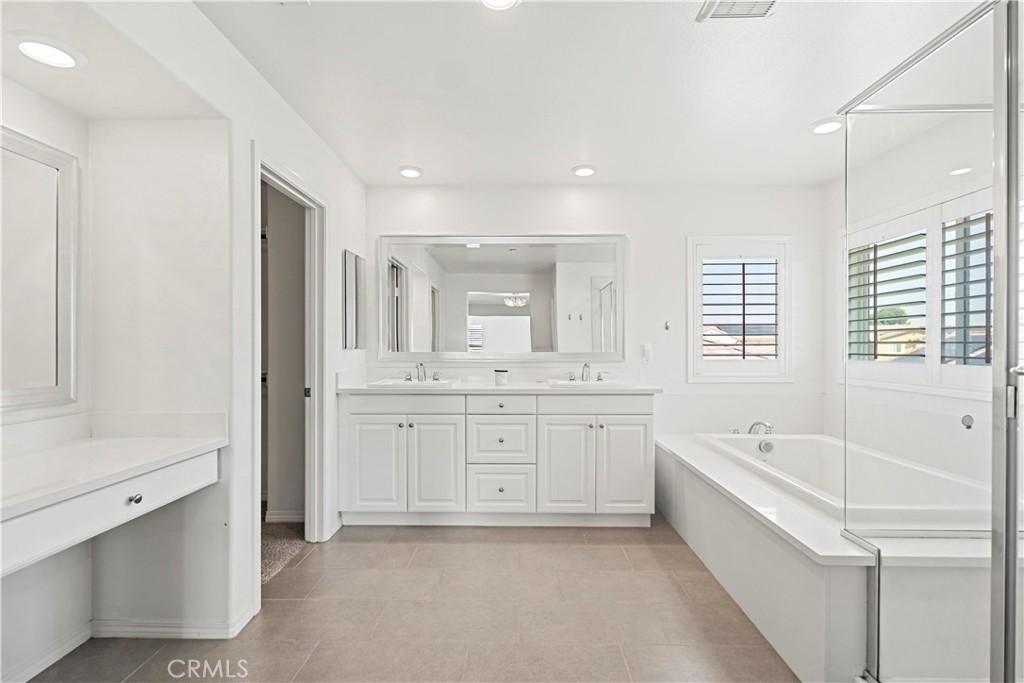 MLS #WS25243385 image #52