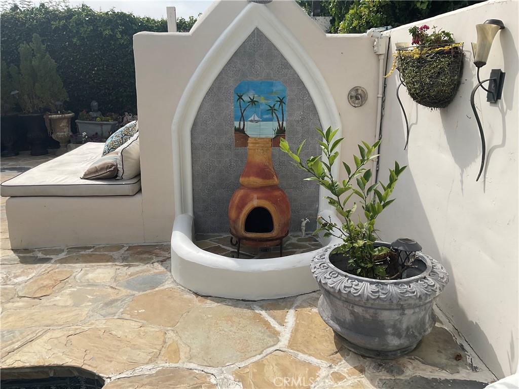 MLS #OC25182899 img 4