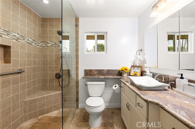 Detail Gallery Image 19 of 27 For 20300 Oxnard, Woodland Hills,  CA 91367 - 3 Beds | 2 Baths