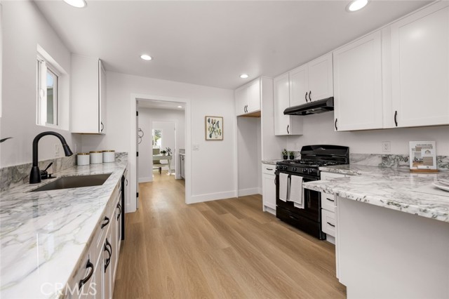 201 S Melrose Street, Placentia CA: https://media.crmls.org/medias/76440b52-6871-4513-b1cf-970bd065f906.jpg