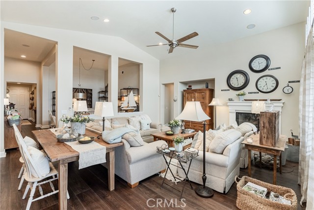 Detail Gallery Image 10 of 72 For 31831 Ridge Berry, Winchester,  CA 92596 - 3 Beds | 3 Baths