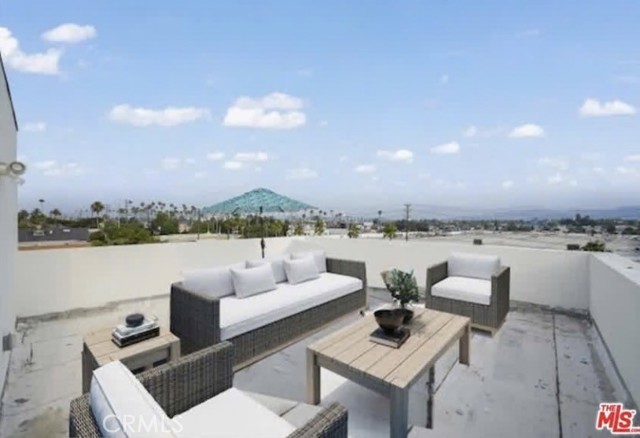 Detail Gallery Image 17 of 17 For 4537 W 16th #1/2,  Los Angeles,  CA 90019 - 3 Beds | 2 Baths