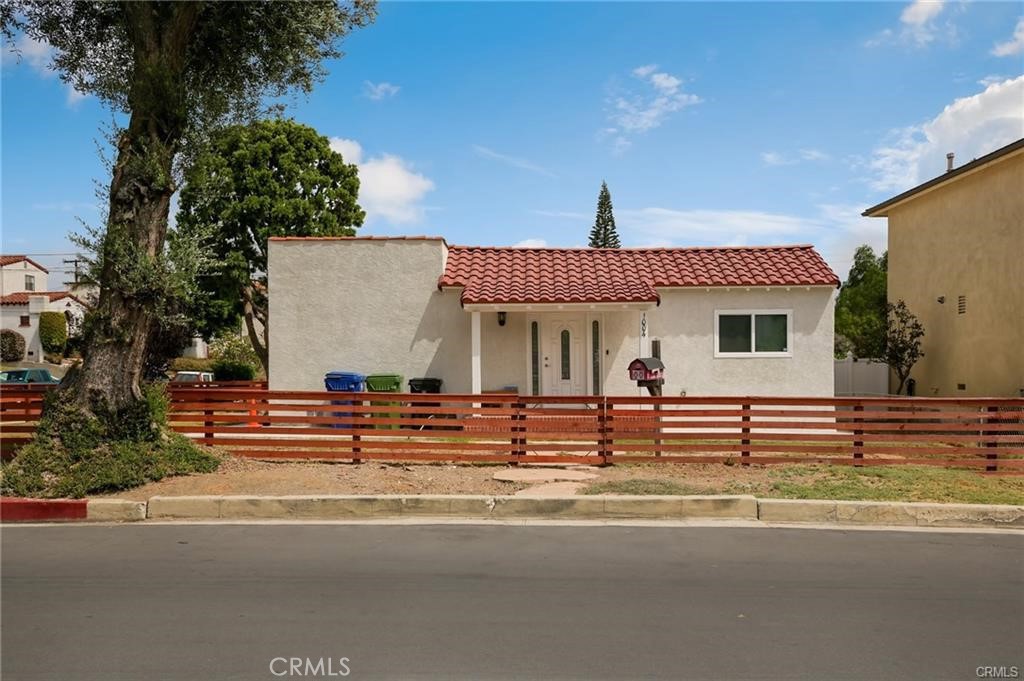 1004 S Averill Avenue