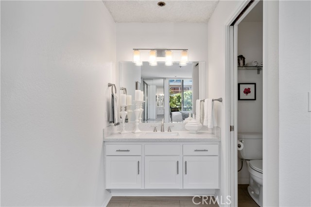555 Esplanade, Redondo Beach, California 90277, 2 Bedrooms Bedrooms, ,2 BathroomsBathrooms,Residential,For Sale,Esplanade,SB25176397