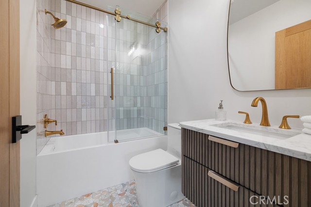 Detail Gallery Image 20 of 31 For 4831 Sancola, Toluca Lake,  CA 91601 - 4 Beds | 4 Baths