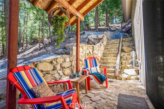 Detail Gallery Image 10 of 49 For 875 Brentwood Dr, Lake Arrowhead,  CA 92352 - 3 Beds | 2 Baths