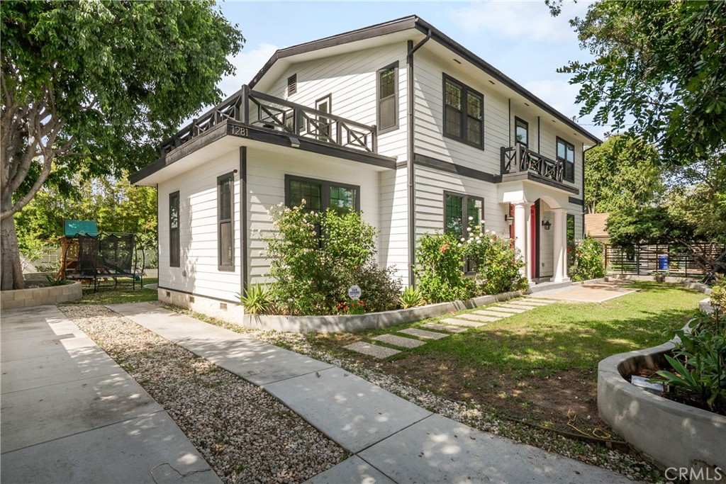 1281 E Broadway