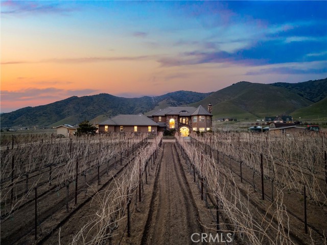Detail Gallery Image 1 of 57 For 24627 Cummings Valley Rd, Tehachapi,  CA 93561 - 5 Beds | 3 Baths