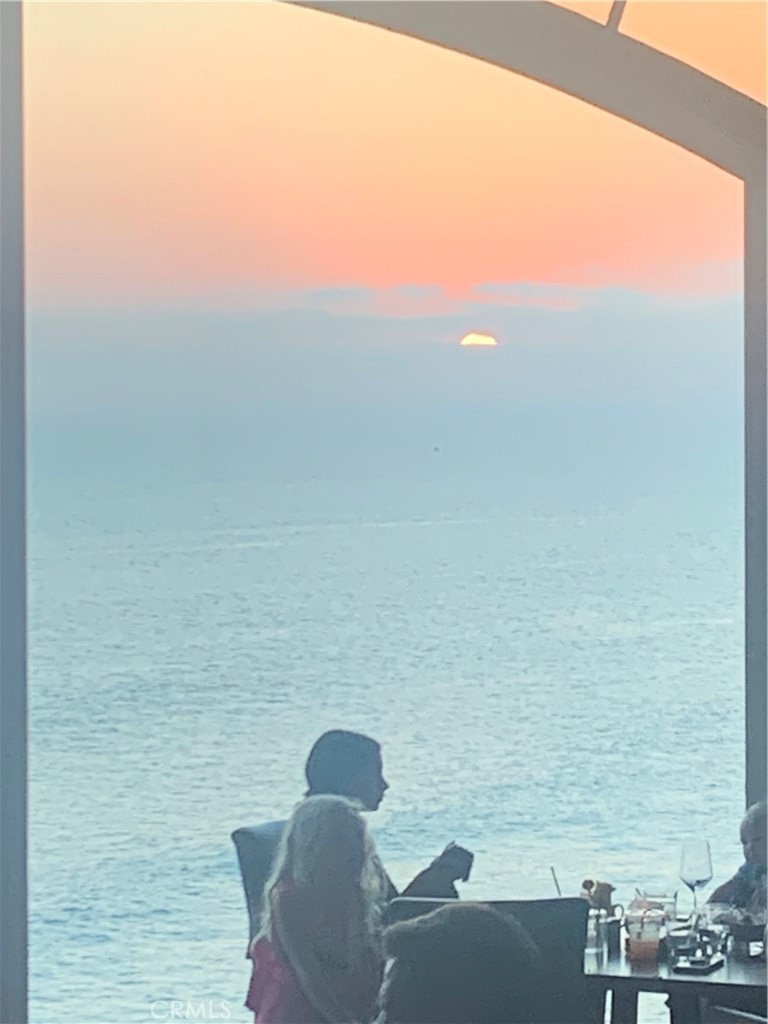 https://media.crmls.org/medias/76484750-a266-4344-97d9-7d282f20de09.jpg?preset=X-Large