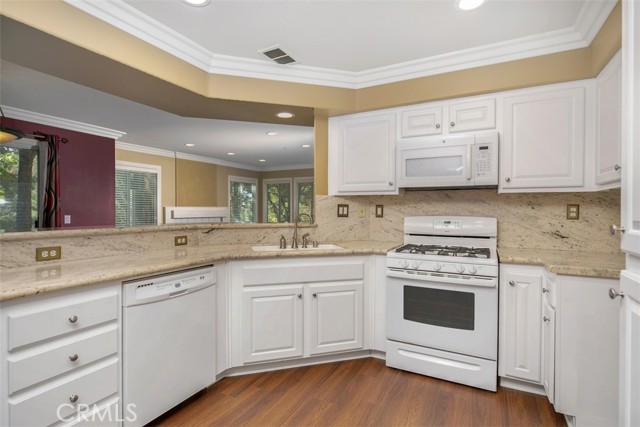 123 Valley View Terrace, Mission Viejo CA: https://media.crmls.org/medias/76485a4f-6277-48be-8804-0c94d7cd48b0.jpg