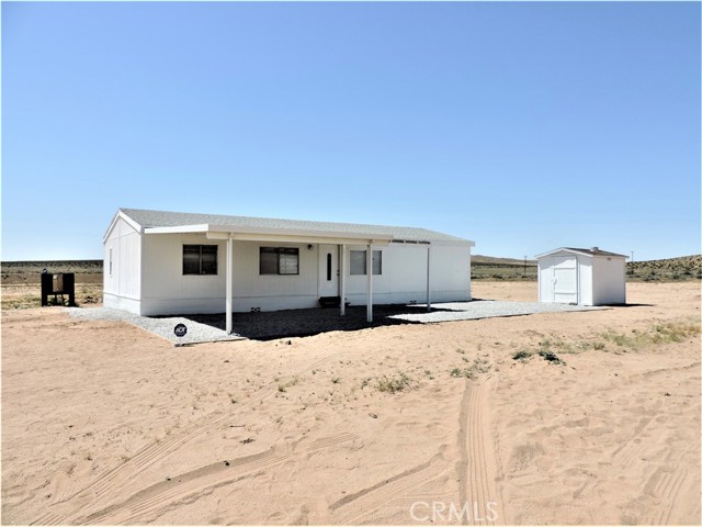 Detail Gallery Image 7 of 42 For 38380 Serra Rd, Hinkley,  CA 92347 - 3 Beds | 2 Baths