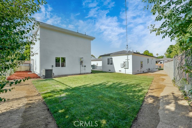 7719 Nestle Avenue, Reseda CA: https://media.crmls.org/medias/764937f2-0b59-4fe0-84be-966da26d7813.jpg