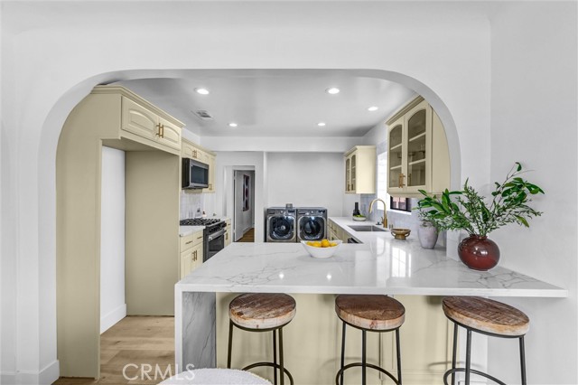 Detail Gallery Image 11 of 51 For 5349 Allan, Los Angeles,  CA 90032 - 5 Beds | 4 Baths