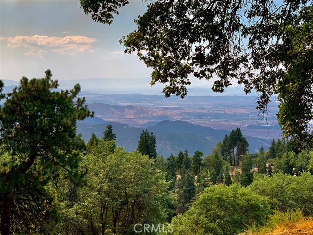 2461 Spring Oak Drive, Running Springs CA: https://media.crmls.org/medias/764a0dcd-b224-4503-bbd5-dcf9d7105472.jpg