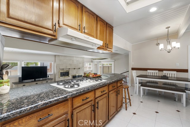 Detail Gallery Image 8 of 32 For 1754 W 242nd Pl, Torrance,  CA 90501 - 4 Beds | 3 Baths