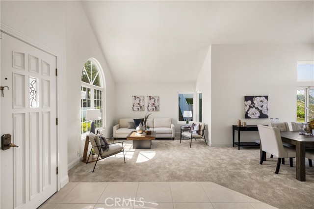 580 S Londerry Ln, Anaheim Hills CA: https://media.crmls.org/medias/764a4739-0ccd-4e00-b1a4-e996f865b981.jpg
