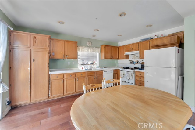 Detail Gallery Image 9 of 17 For 14028 Yorktown Ct, Fontana,  CA 92336 - 4 Beds | 3 Baths