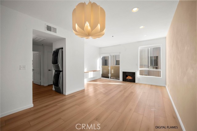 Detail Gallery Image 11 of 37 For 19350 Sherman Way #338,  Reseda,  CA 91335 - 2 Beds | 2 Baths