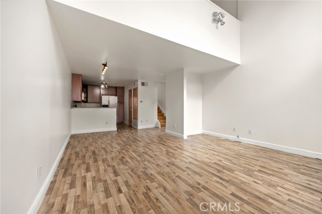 Detail Gallery Image 3 of 36 For 1088 Cabrillo Park Dr a,  Santa Ana,  CA 92701 - 1 Beds | 1 Baths