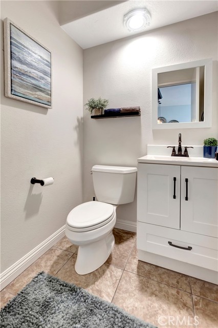 Detail Gallery Image 10 of 23 For 8 Overture Ln, Aliso Viejo,  CA 92656 - 2 Beds | 2/1 Baths
