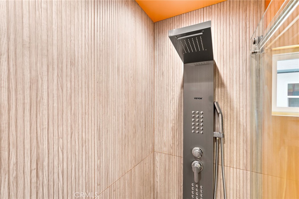 https://media.crmls.org/medias/764b7d49-0892-4861-8632-c0e770c11f03.jpg?preset=X-Large