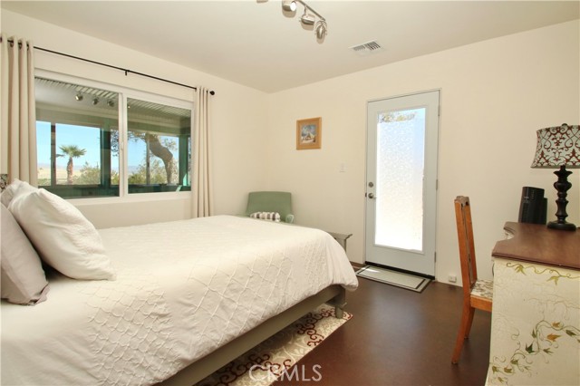 Detail Gallery Image 4 of 21 For 75127 Mayfair Dr, Twentynine Palms,  CA 92277 - 2 Beds | 1 Baths