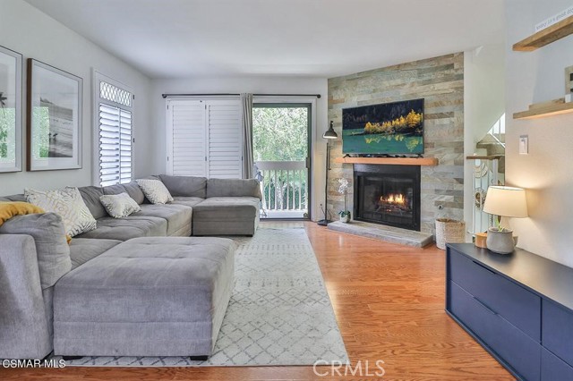 Detail Gallery Image 3 of 21 For 26011 Alizia Canyon Dr a,  Calabasas,  CA 91302 - 3 Beds | 2/1 Baths