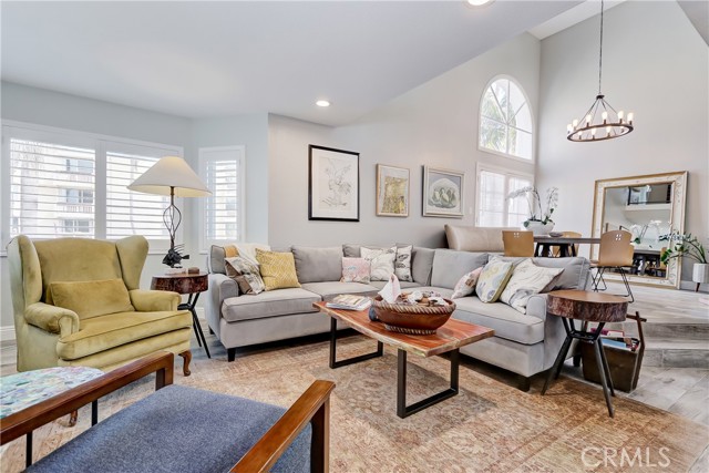 Detail Gallery Image 10 of 30 For 425 S Catalina #2,  Redondo Beach,  CA 90277 - 3 Beds | 3 Baths