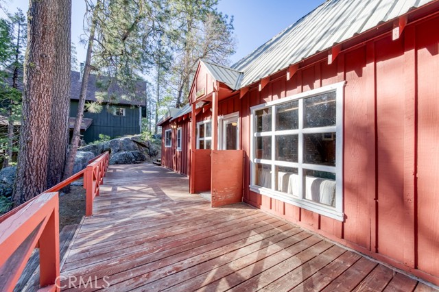 Detail Gallery Image 4 of 38 For 41391 Musick Dr, Shaver Lake,  CA 93664 - 2 Beds | 1 Baths
