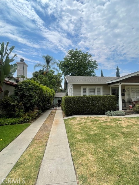 7913 Friends Avenue, Whittier, California 90602, 2 Bedrooms Bedrooms, ,1 BathroomBathrooms,Single Family Residence,For Sale,Friends,PF24143413