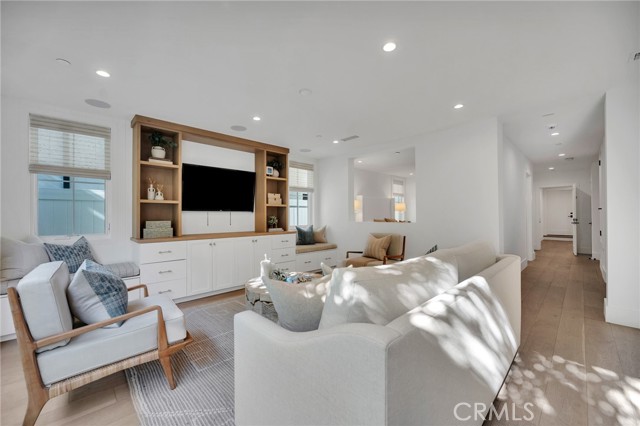 Detail Gallery Image 43 of 49 For 620 12th Street, Manhattan Beach,  CA 90266 - 5 Beds | 4/1 Baths