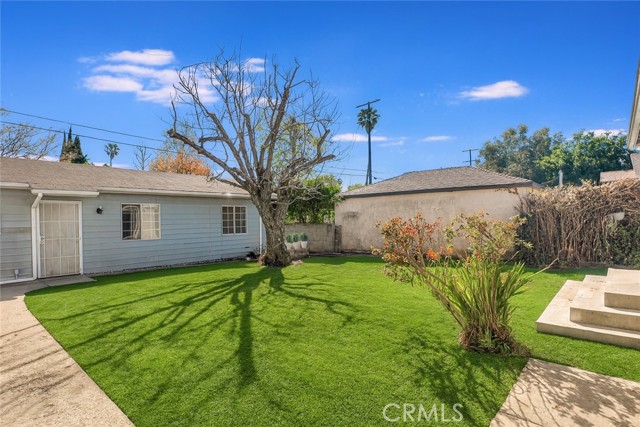 6350 Costello Avenue, Valley Glen CA: https://media.crmls.org/medias/76502379-7793-4cc5-a124-6cccbf0fbb55.jpg