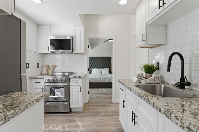 Detail Gallery Image 28 of 45 For 6020 Neddy Ave, Woodland Hills,  CA 91367 - 5 Beds | 3 Baths