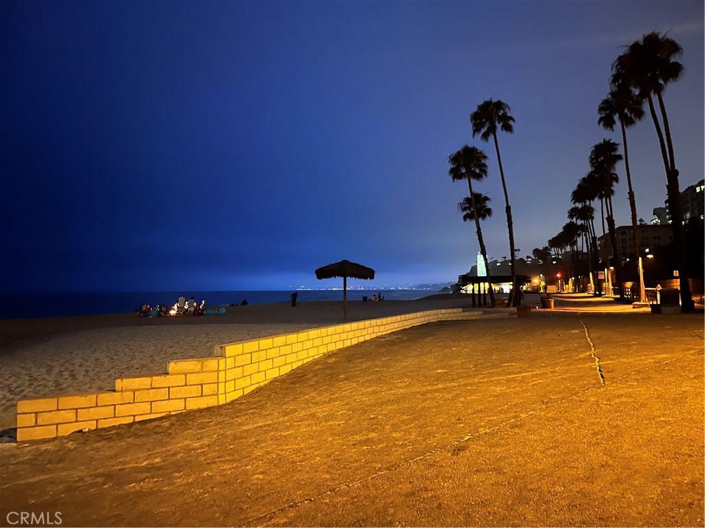 https://media.crmls.org/medias/7651d737-e9bd-4715-8ddc-eb4b12678bee.jpg?preset=X-Large