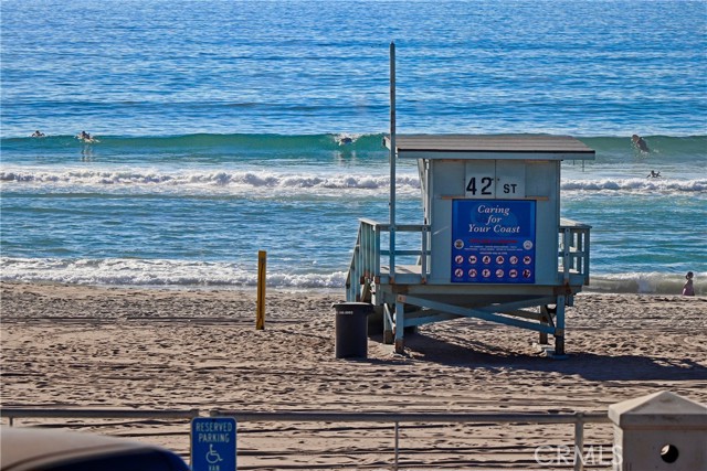 Detail Gallery Image 8 of 11 For 4117 Ocean Dr, Manhattan Beach,  CA 90266 - – Beds | – Baths