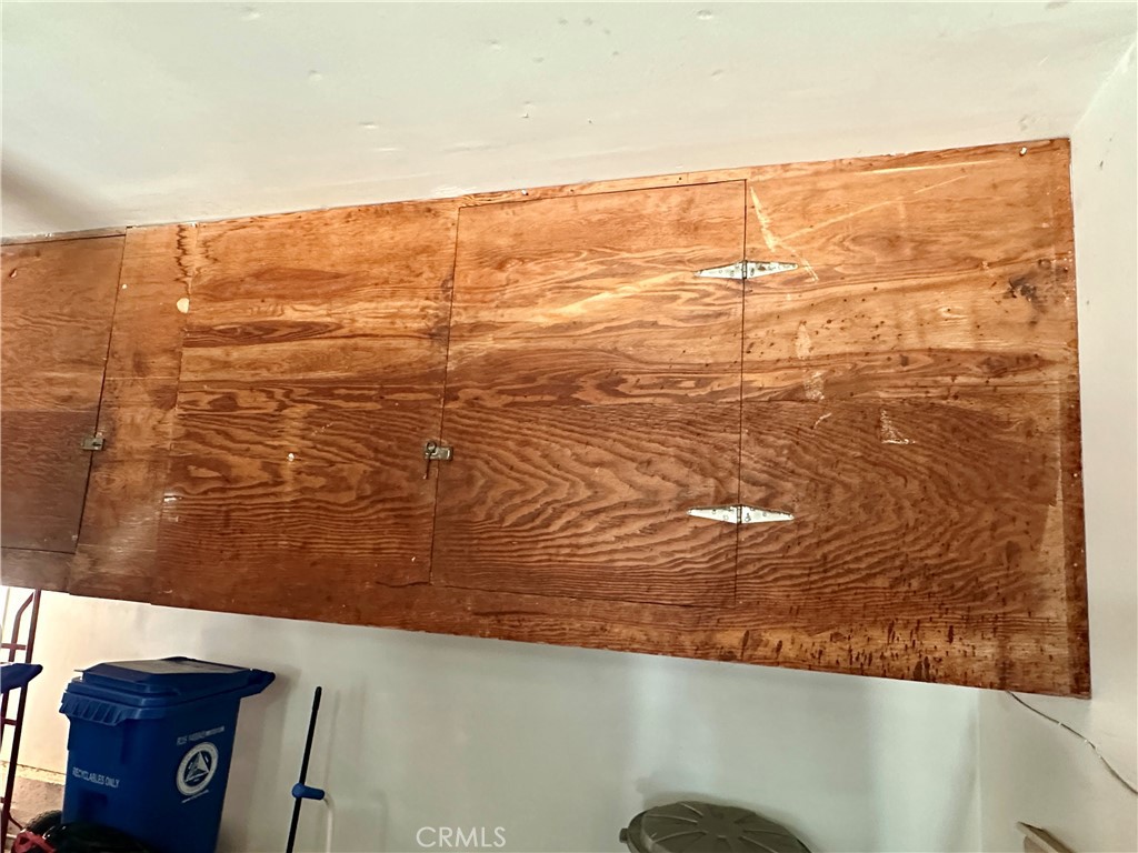 https://media.crmls.org/medias/7652a314-31db-4e46-94ea-b20a68412c10.jpg?preset=X-Large